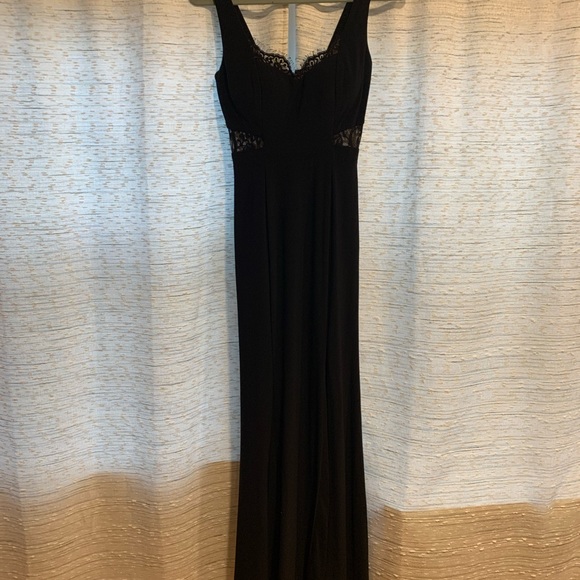 Black dress - Picture 6 of 8